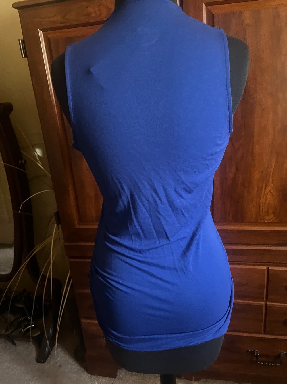 INC International Concepts V-Neck Sleeveless Tank in Royal Blue - Picture 2 of 4